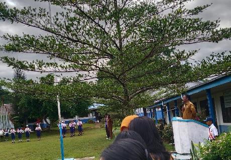 Upacara Penaikan Bendera Senin, 12 Agustus 2024